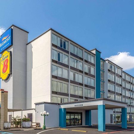 Baymont By Wyndham Laredo Hotel Exterior photo